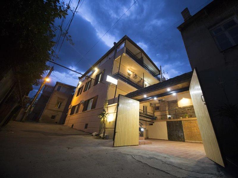 Отель Log Inn Тбилиси Экстерьер фото