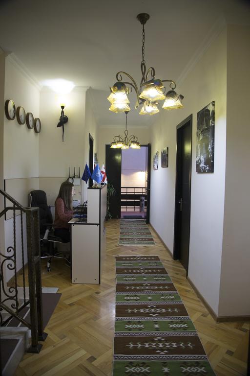 Отель Log Inn Тбилиси Экстерьер фото