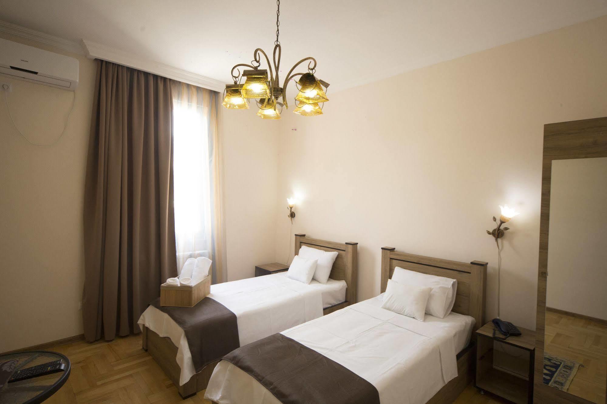 Отель Log Inn Тбилиси Экстерьер фото