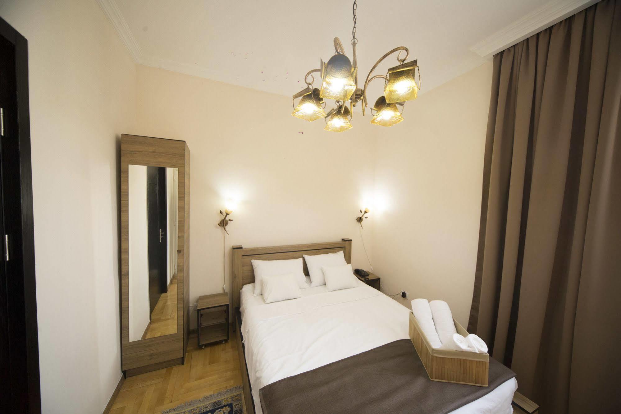 Отель Log Inn Тбилиси Экстерьер фото