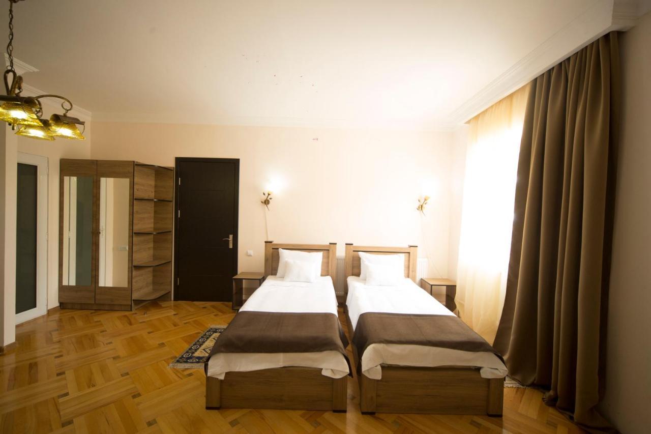 Отель Log Inn Тбилиси Экстерьер фото